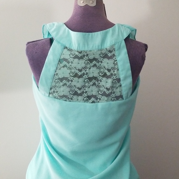 Turquoise tank - Picture 2 of 2